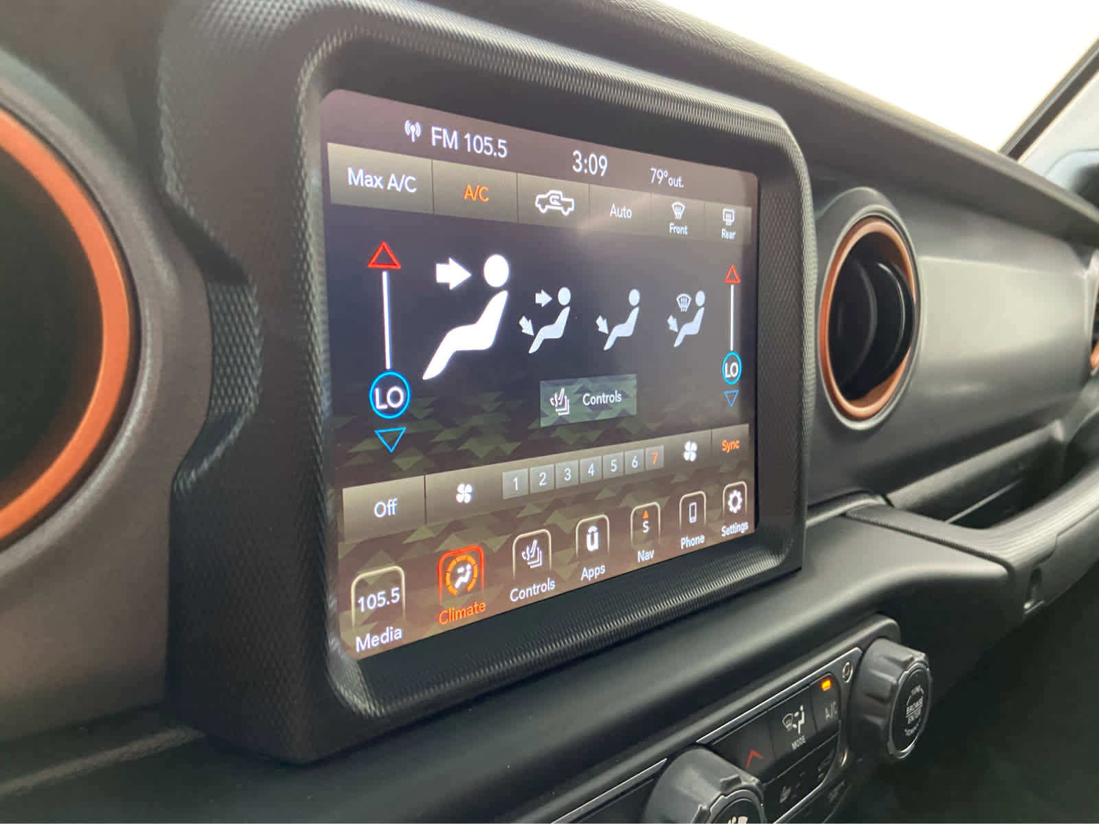 Used 2023 Jeep Gladiator Mojave w/ Cold Weather Group image 26