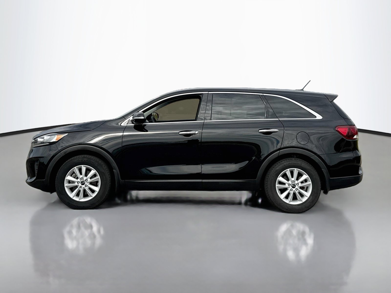 Used 2019 Kia Sorento L FWD image 4