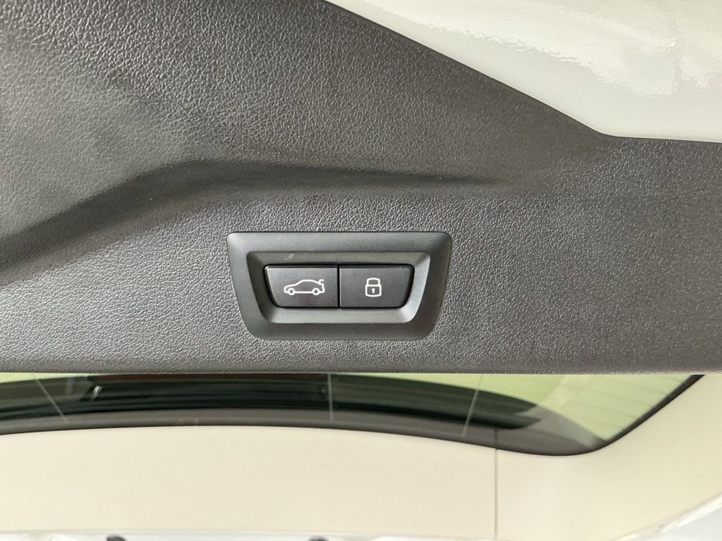 Certified 2025 BMW X7 xDrive40i AWD/4WD image 34