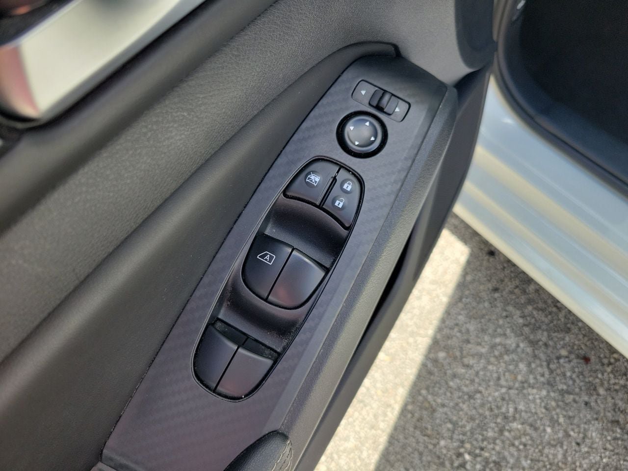 Used 2025 Nissan Altima 2.5 SV FWD image 13