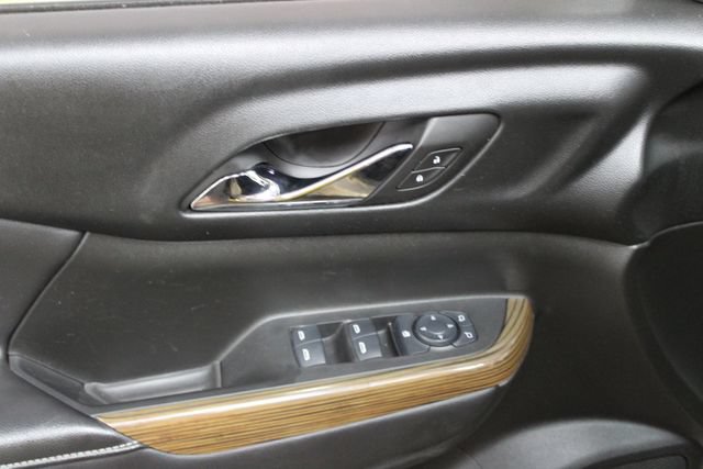 Used 2017 GMC Acadia SLE AWD/4WD image 13