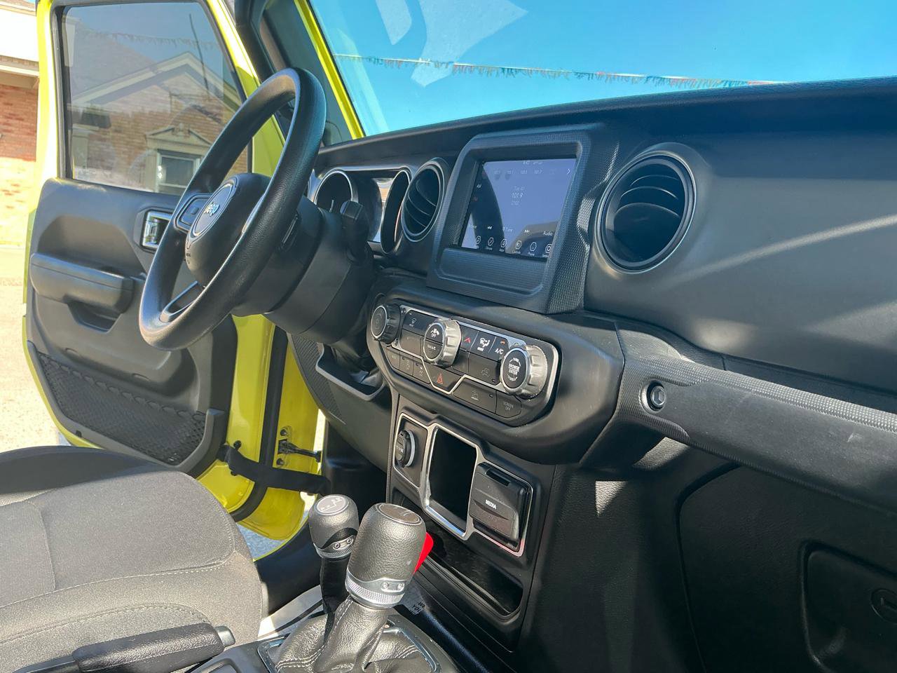 Used 2023 Jeep Gladiator Sport image 25