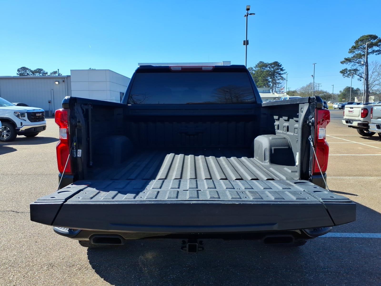 Used 2022 Chevrolet Silverado 1500 Custom Trail Boss w/ Midnight Edition AWD/4WD image 7