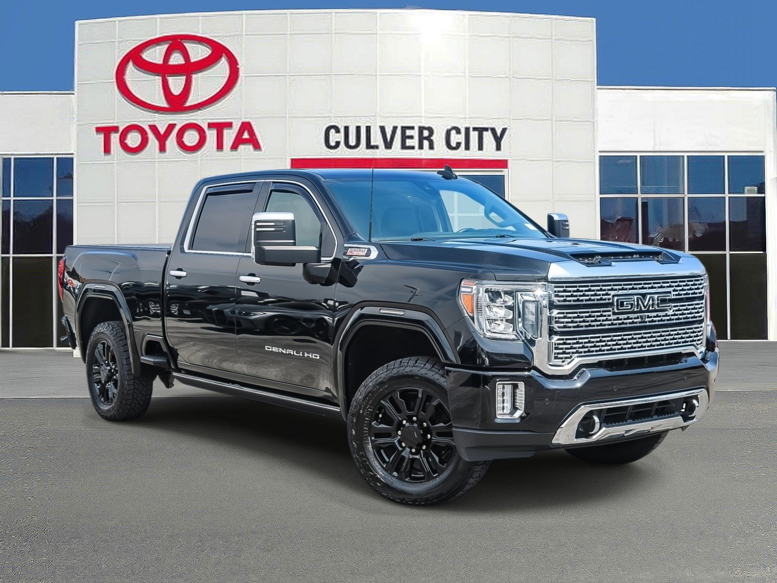 Used 2023 GMC Sierra 2500 Denali w/ Denali Black Diamond Edition