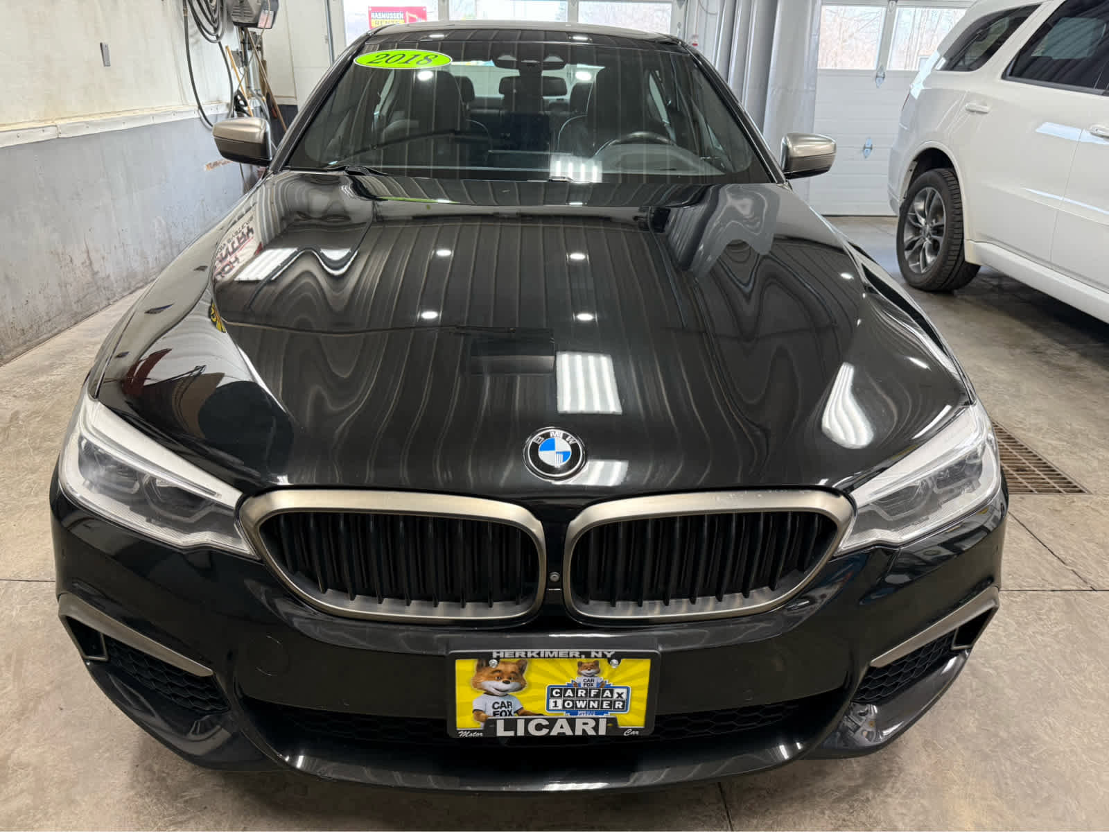 Used 2018 BMW M550i xDrive image 2