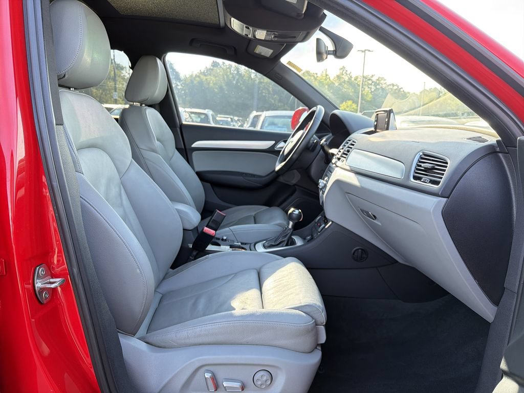 Used 2018 Audi Q3 2.0T Premium w/ Convenience Package FWD image 15
