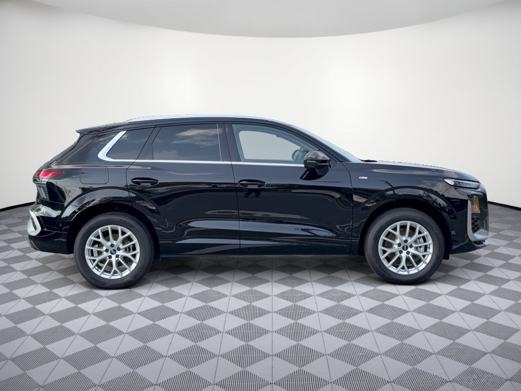 New 2026 Audi Q3 quattro 2.0T AWD/4WD image 8
