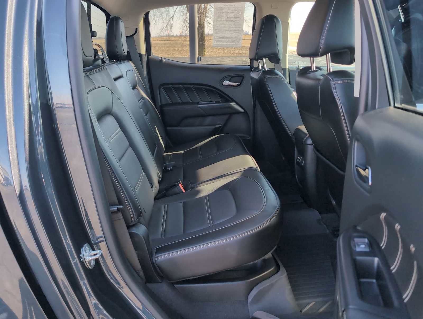 Used 2021 GMC Canyon Denali image 25