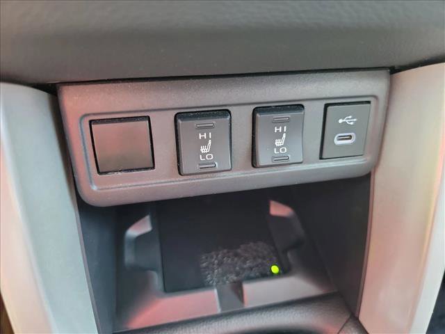 Used 2024 Toyota Corolla Cross XLE w/ Convenience Package image 23