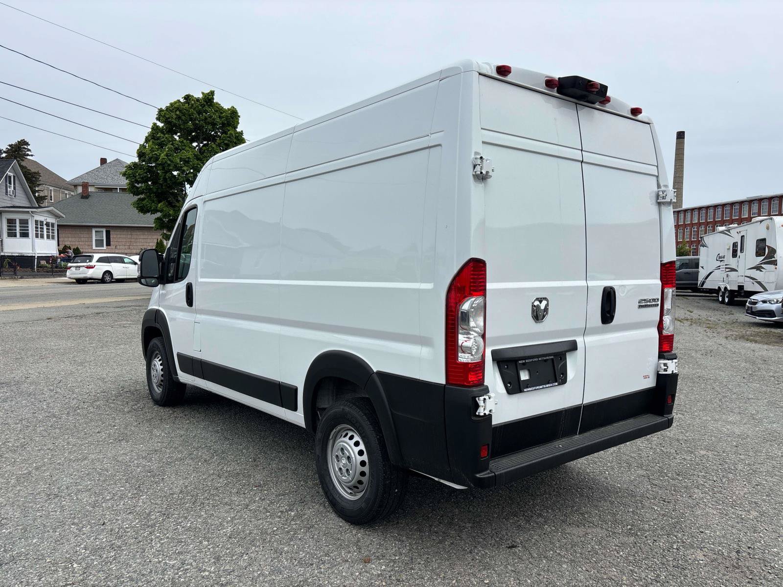Used 2025 RAM ProMaster 2500 w/ Convenience Group FWD image 6