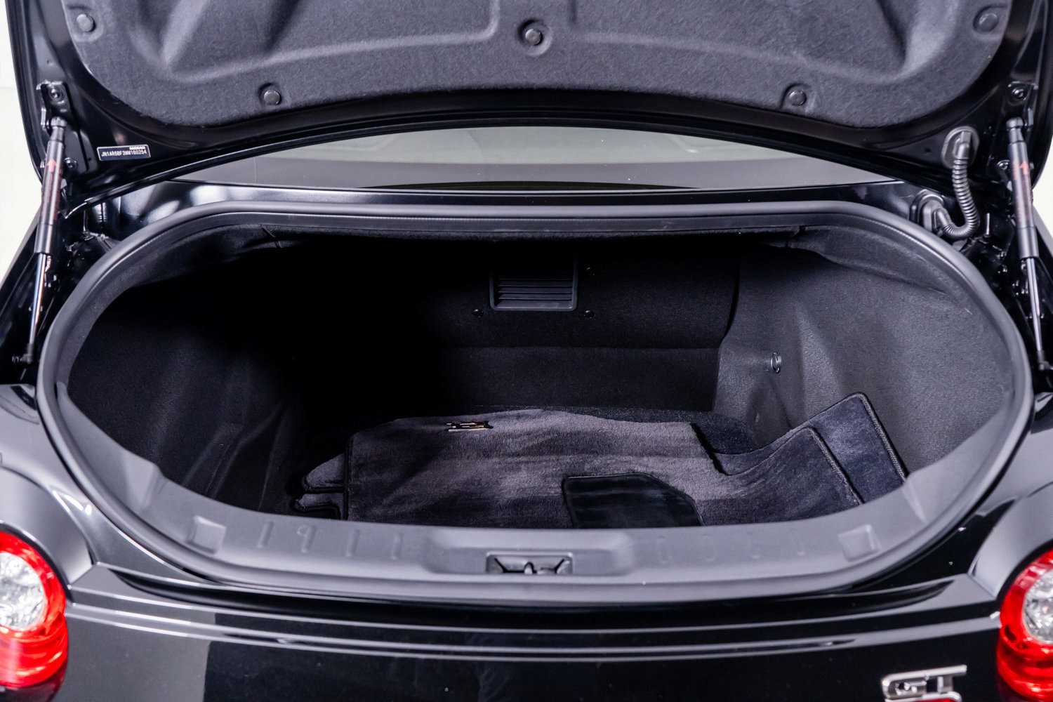 Used 2021 Nissan GT-R Premium image 63