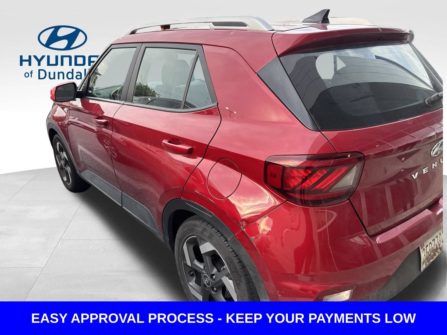 Used 2021 Hyundai Venue SEL w/ Premium Package FWD image 2