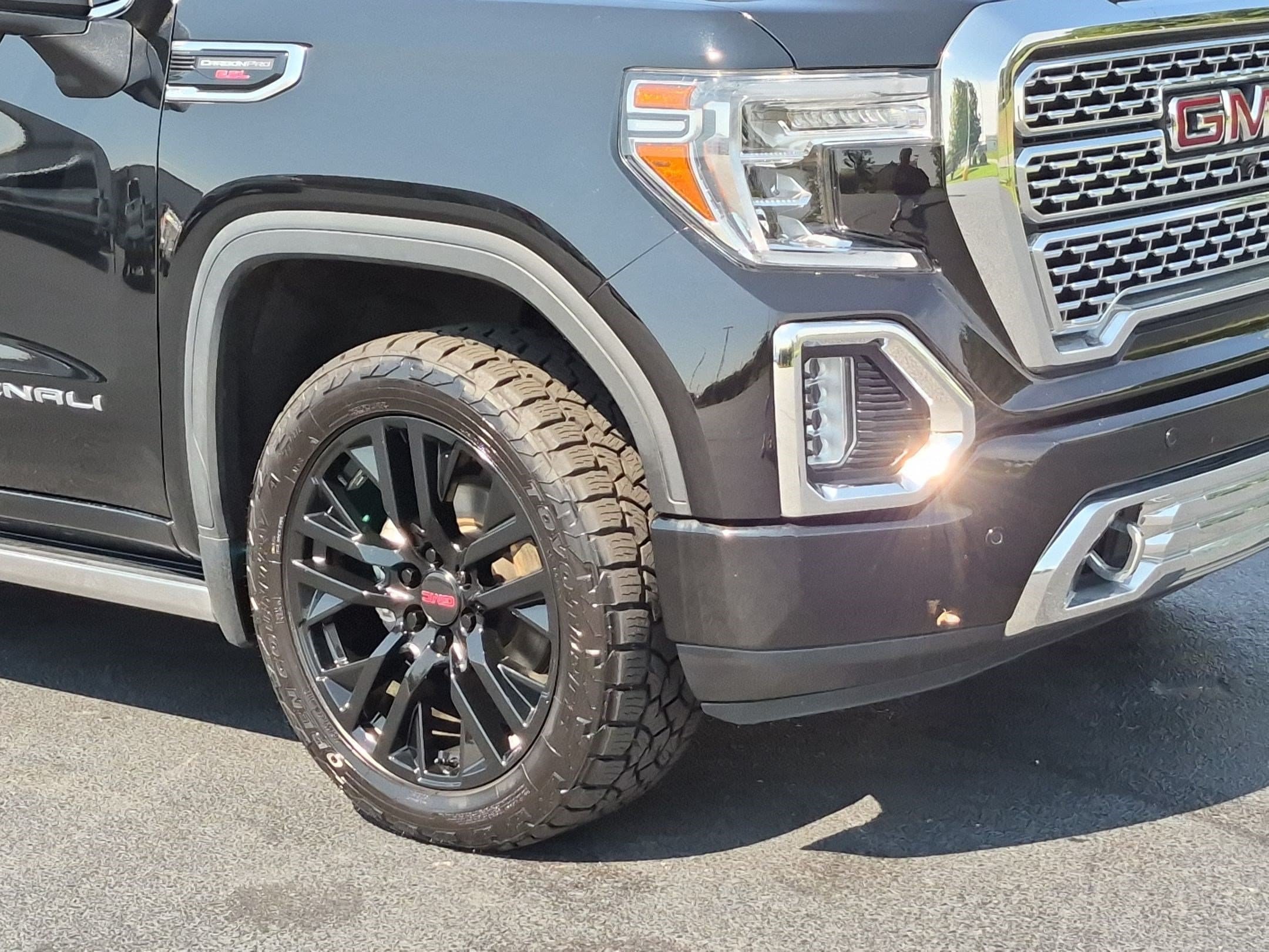 Used 2020 GMC Sierra 1500 Denali w/ Denali Ultimate Package AWD/4WD image 9
