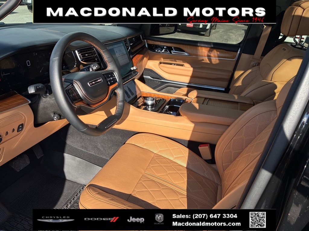 Used 2024 Jeep Grand Wagoneer Series III w/ HD Trailer Tow Package image 17