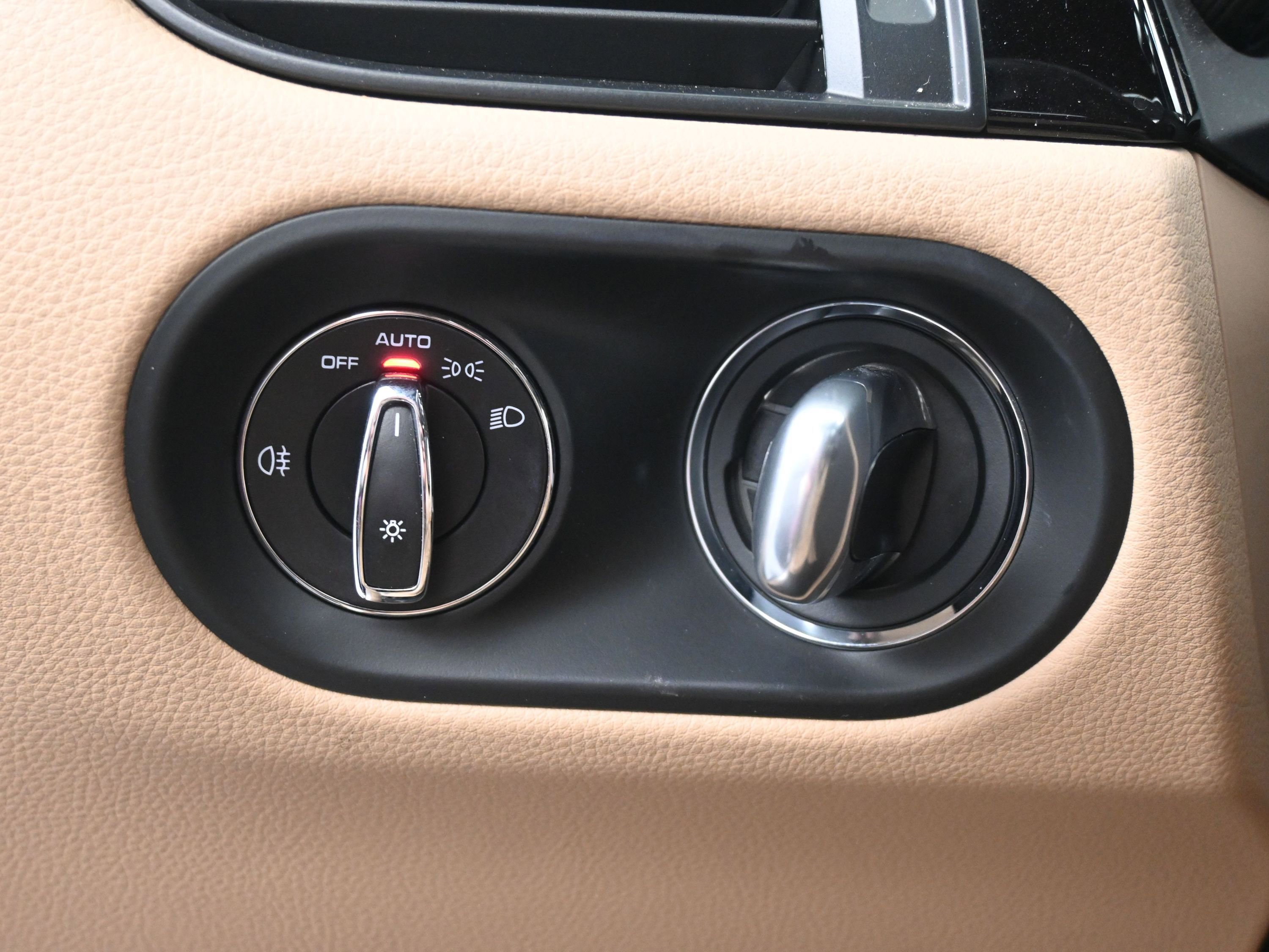 Used 2021 Porsche Macan S image 22