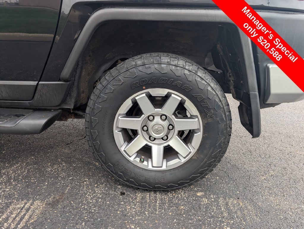 Used 2014 Toyota FJ Cruiser 4WD w/ Upgrade Package image 25