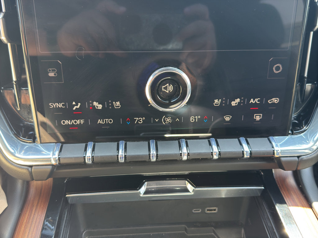 Used 2025 GMC Yukon XL Denali AWD/4WD image 35
