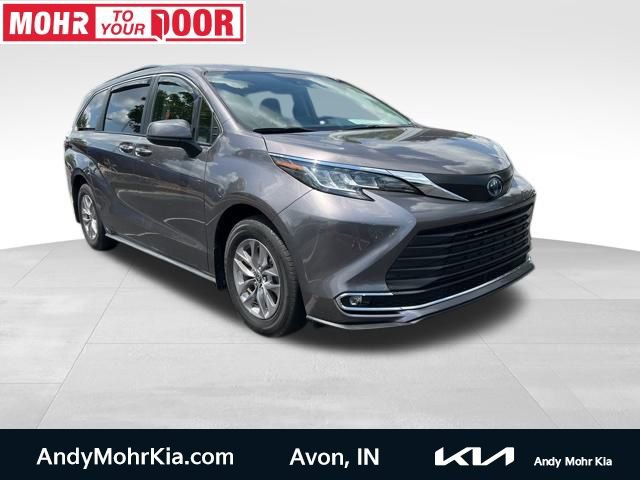 Used 2022 Toyota Sienna XLE