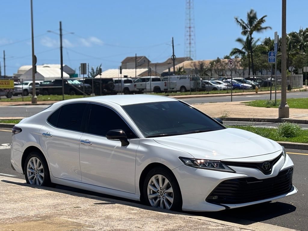 Used 2019 Toyota Camry L image 6