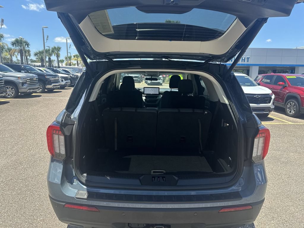Used 2025 Ford Explorer Active RWD image 31
