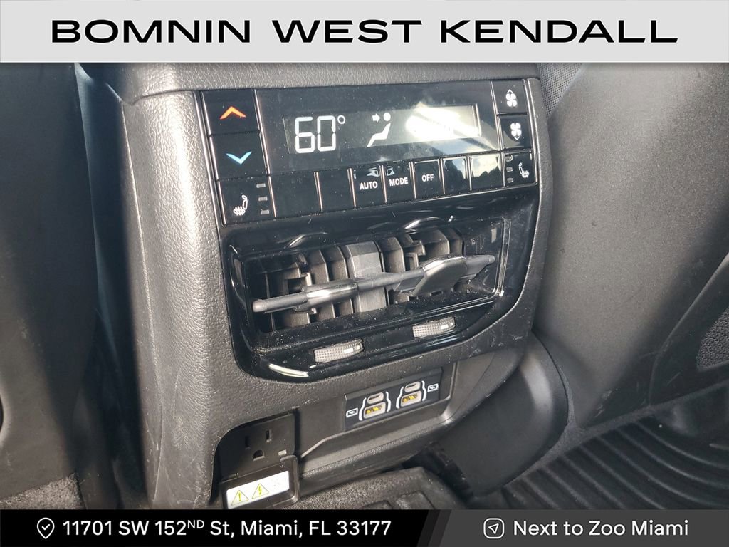 Used 2022 Jeep Grand Cherokee L Limited image 17