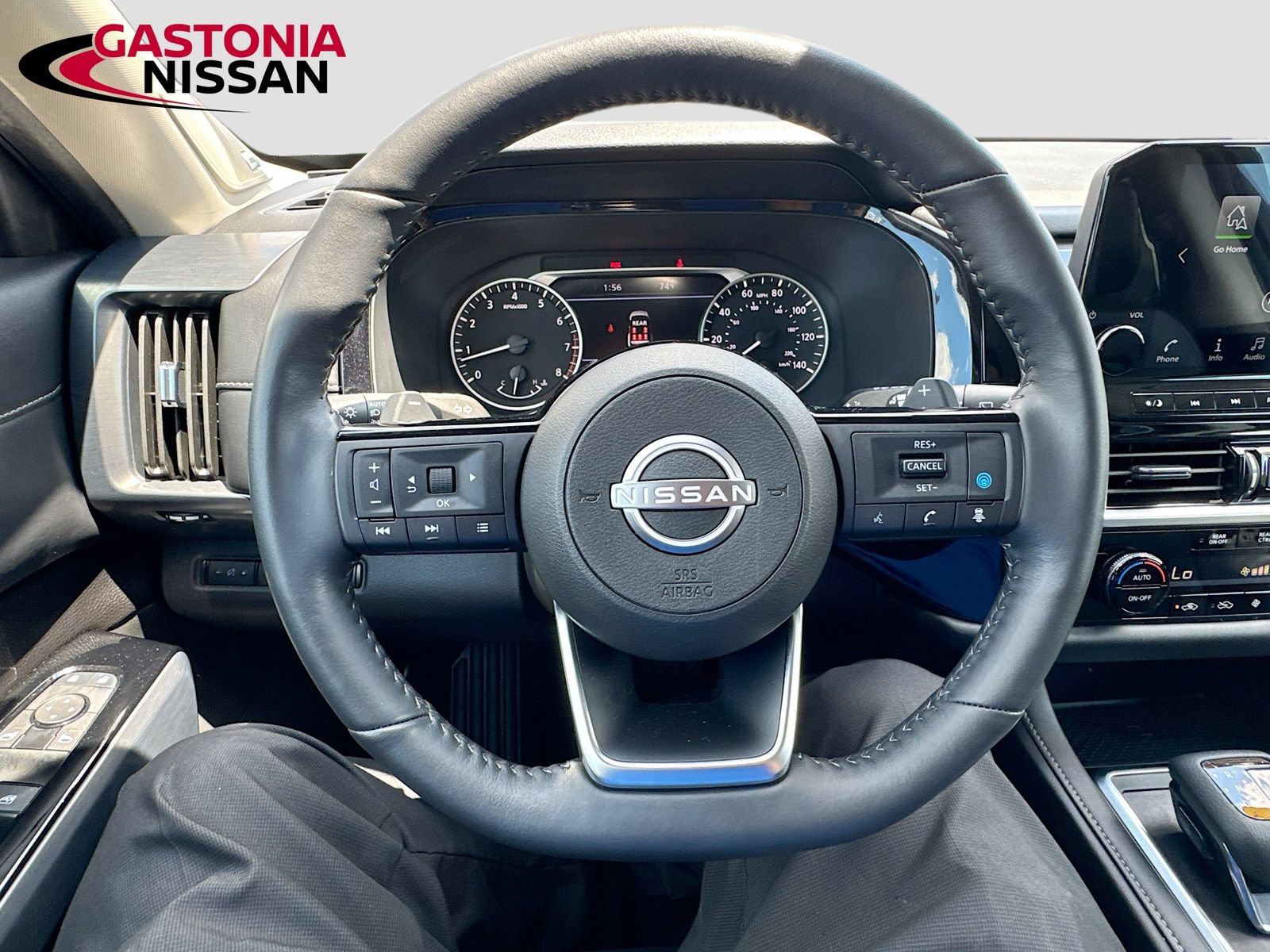 Used 2024 Nissan Pathfinder SL w/ SL Premium Package FWD image 14