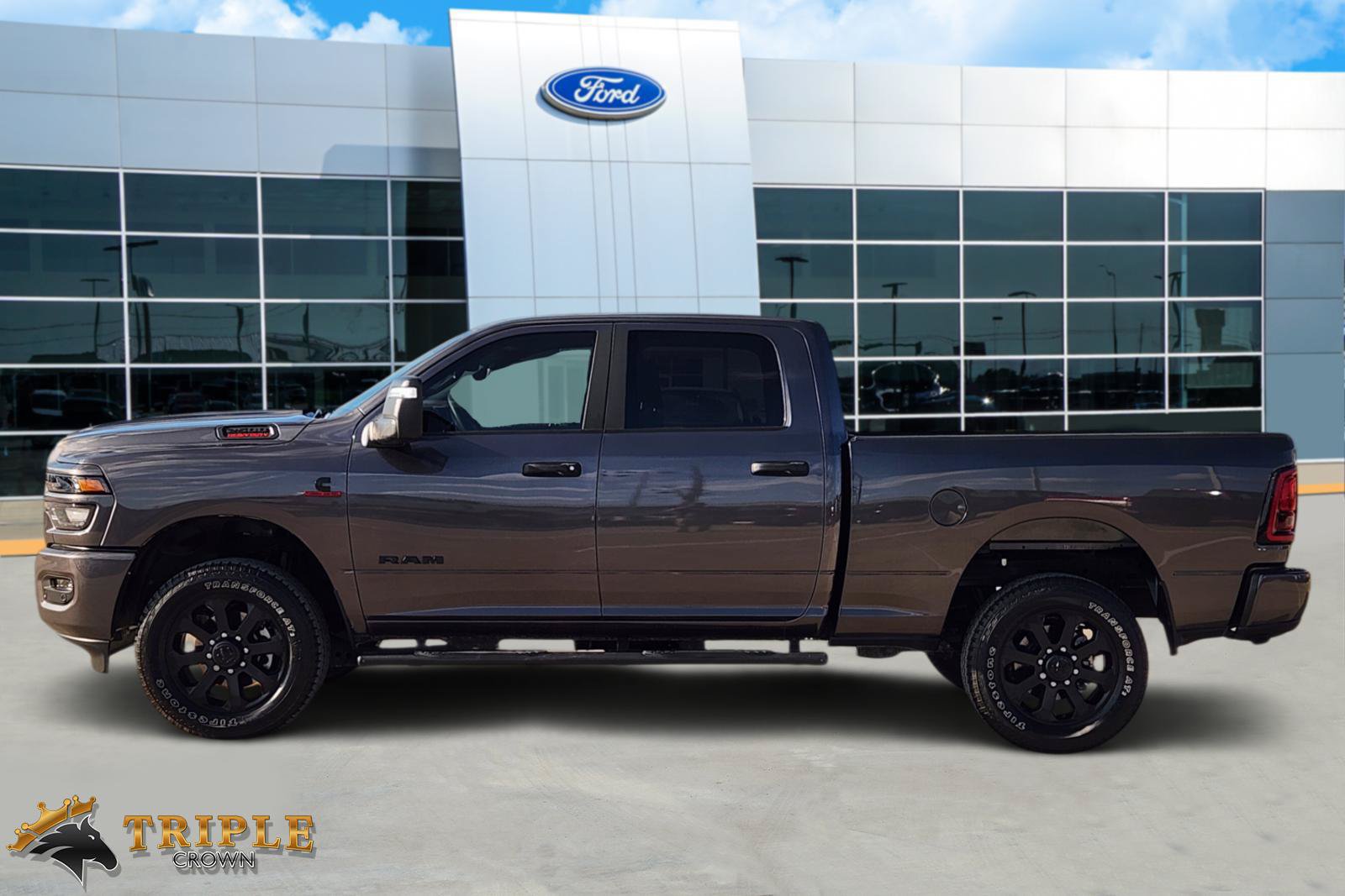 Used 2025 RAM 2500 Big Horn AWD/4WD image 3
