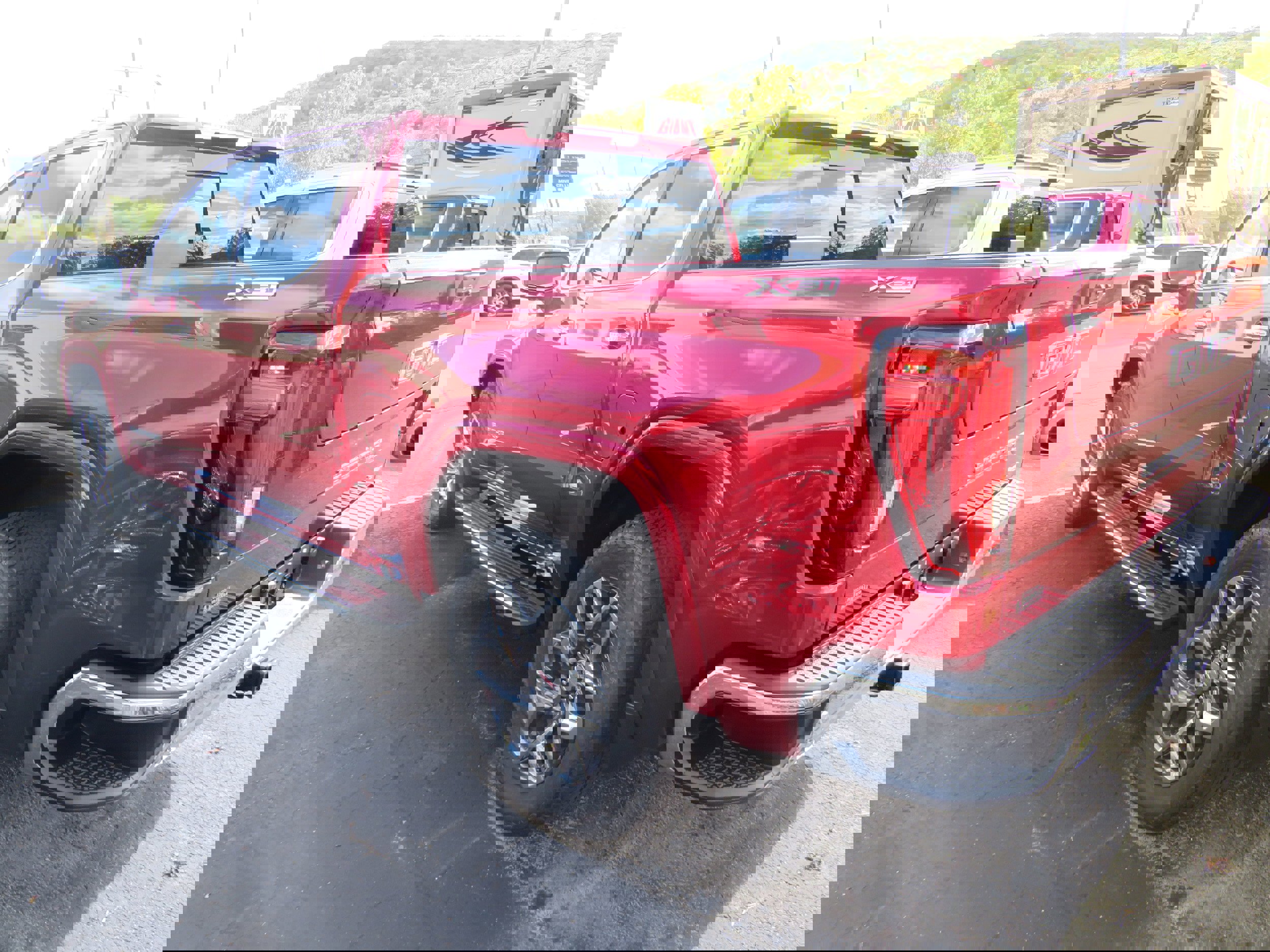 New 2026 GMC Sierra 1500 SLT w/ SLT Premium Plus Package video 4