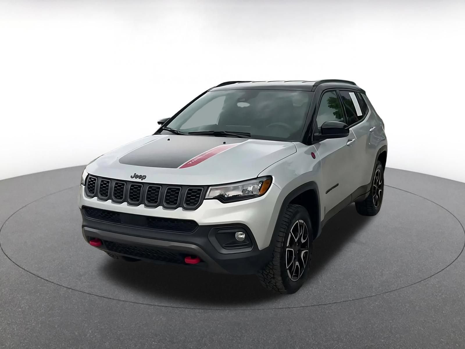Used 2025 Jeep Compass Trailhawk AWD/4WD image 7