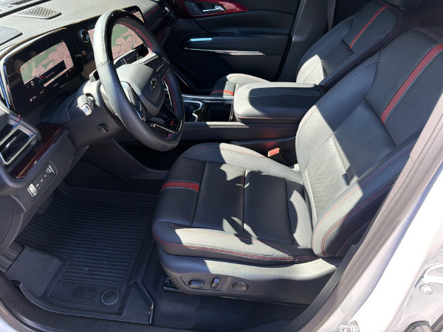 Used 2025 Chevrolet Traverse RS AWD/4WD image 11