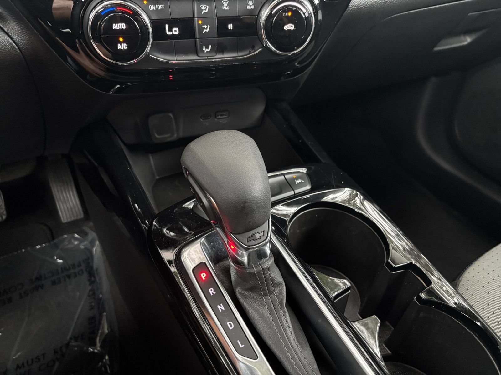 Used 2025 Chevrolet Trax LT FWD image 42