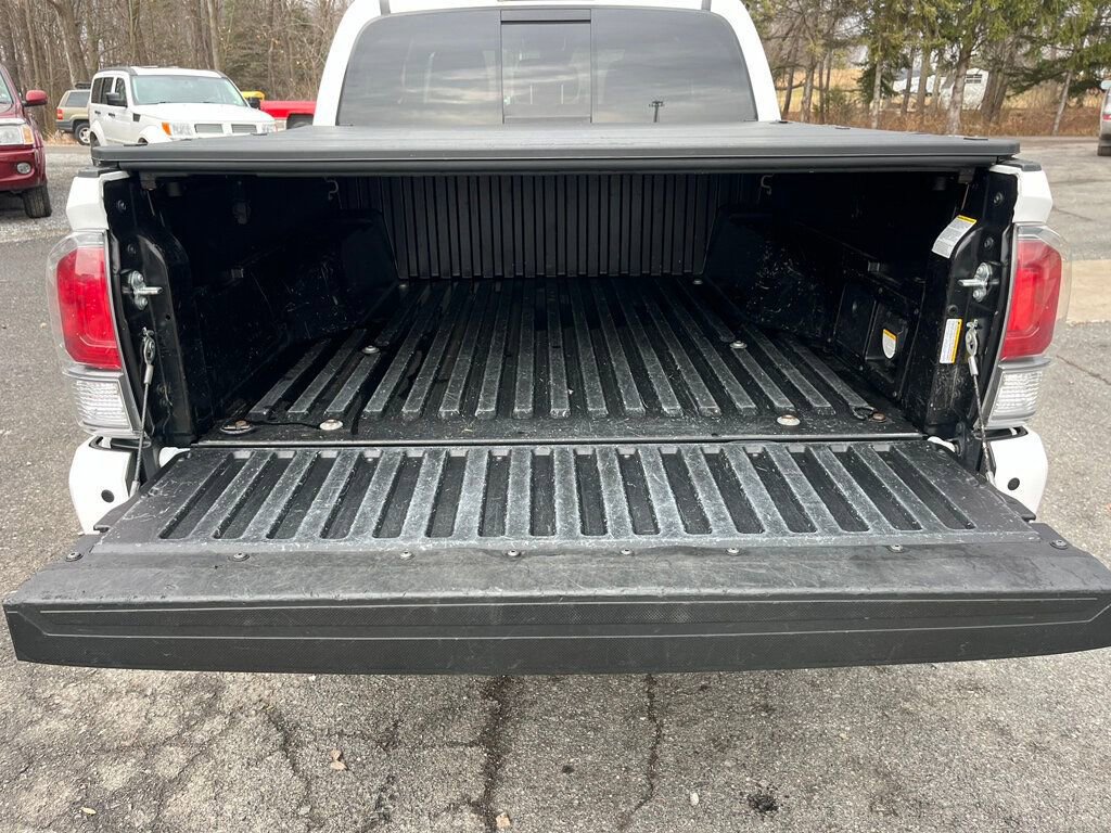 Used 2022 Toyota Tacoma 4x4 Double Cab image 12