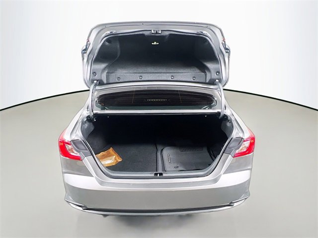 Used 2025 Toyota Camry LE image 28