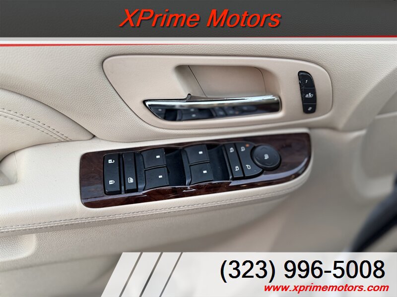 Used 2011 Cadillac Escalade Luxury AWD/4WD image 16