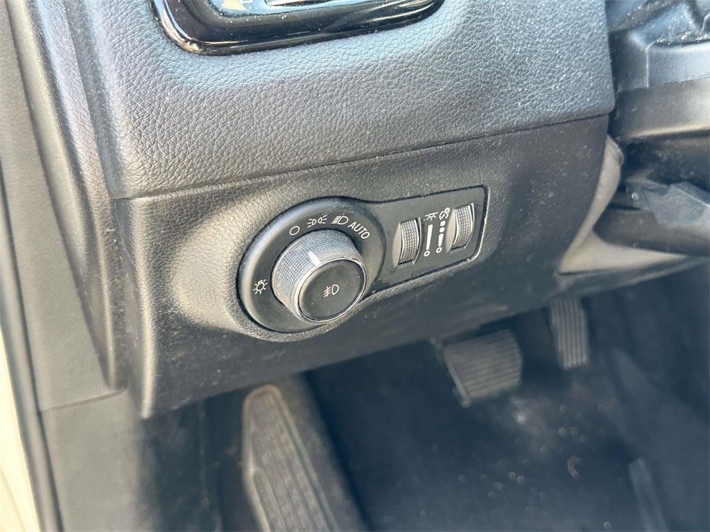 Used 2019 Jeep Compass Limited image 20