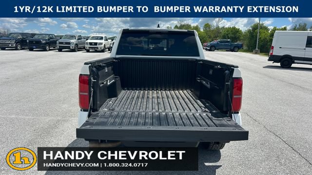 Used 2025 Toyota Tacoma SR5 AWD/4WD image 5
