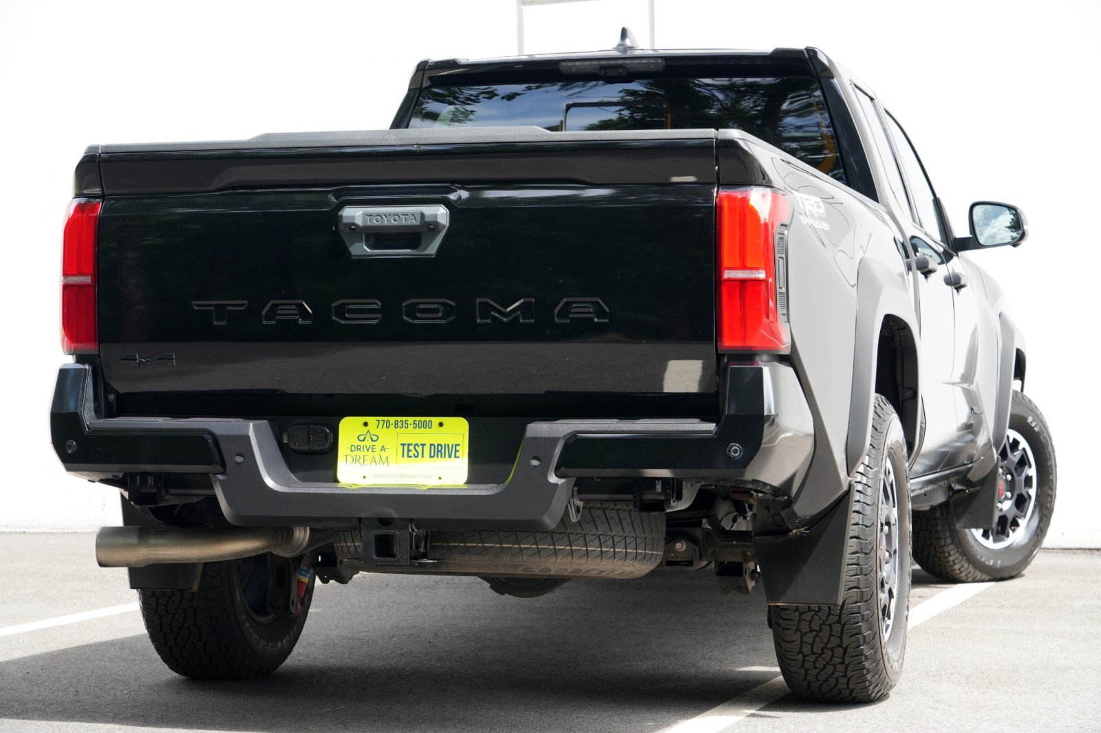 Used 2024 Toyota Tacoma TRD Off-Road w/ TRD Off Road Premium Package AWD/4WD image 5