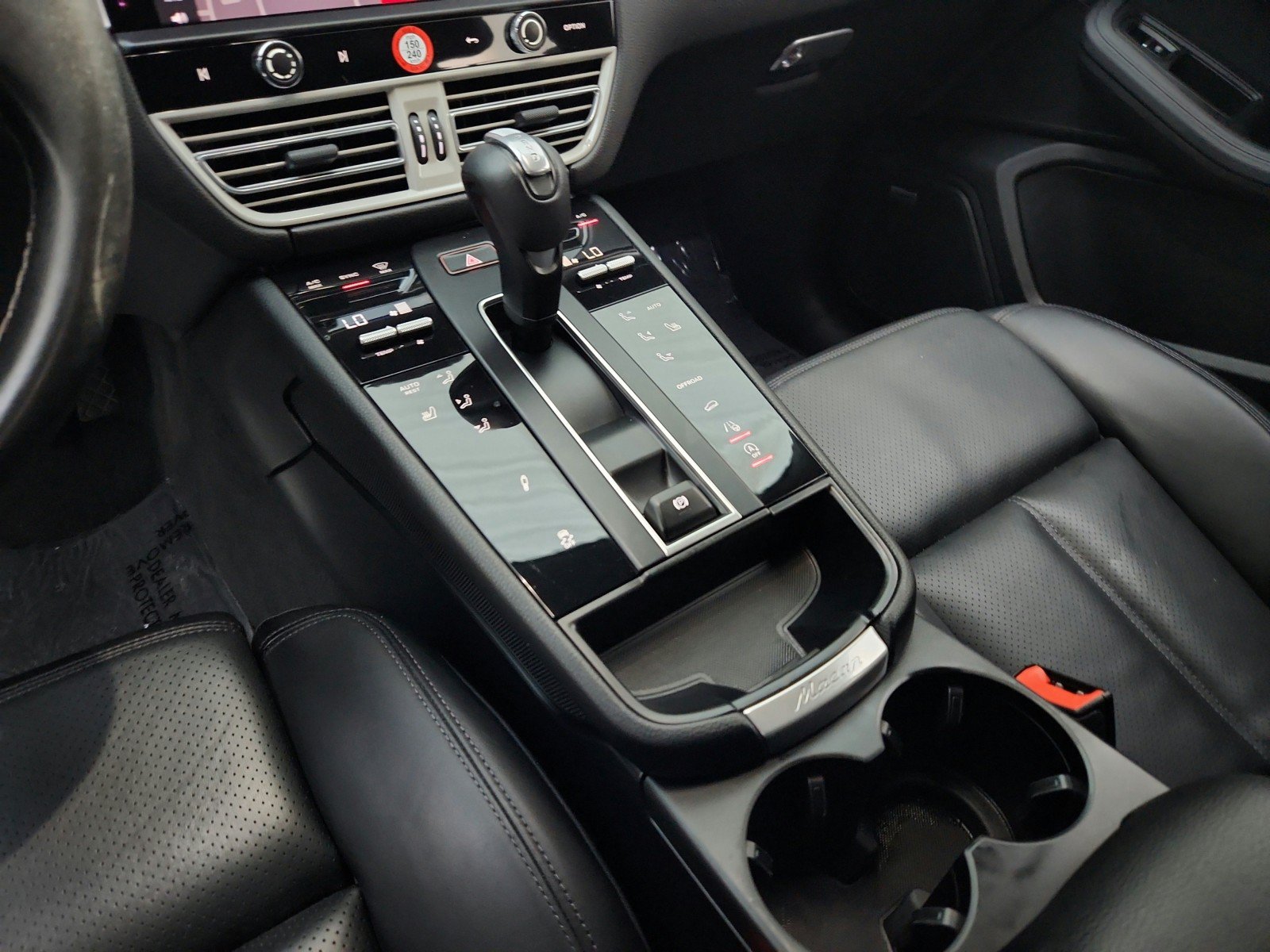 Used 2024 Porsche Macan S AWD/4WD image 21