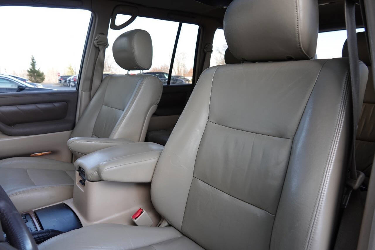 Used 2002 Toyota Land Cruiser AWD/4WD image 56