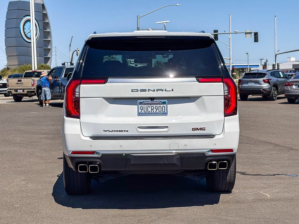 Used 2025 GMC Yukon Denali w/ Sun & Power Step Package AWD/4WD image 3