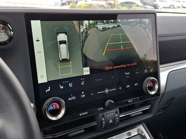 Used 2025 Lexus GX 550 w/ Accessory Package (2T) AWD/4WD image 18