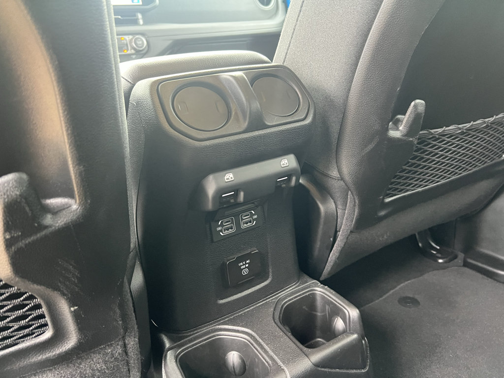Certified 2025 Jeep Wrangler Unlimited Rubicon w/ Convenience Group AWD/4WD image 17