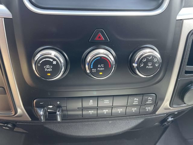 Used 2018 RAM 3500 SLT w/ Luxury Group AWD/4WD image 29