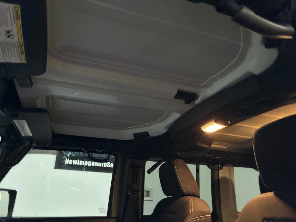 Used 2013 Jeep Wrangler Unlimited Rubicon image 41