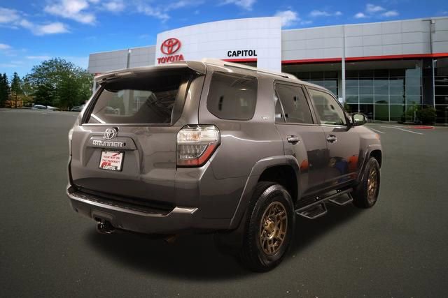 Used 2018 Toyota 4Runner SR5 Premium AWD/4WD image 2