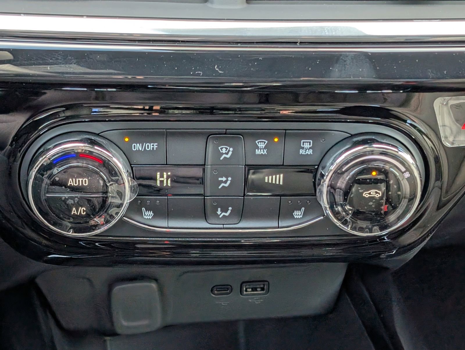 New 2026 Chevrolet Trax RS w/ Driver Confidence Package image 23