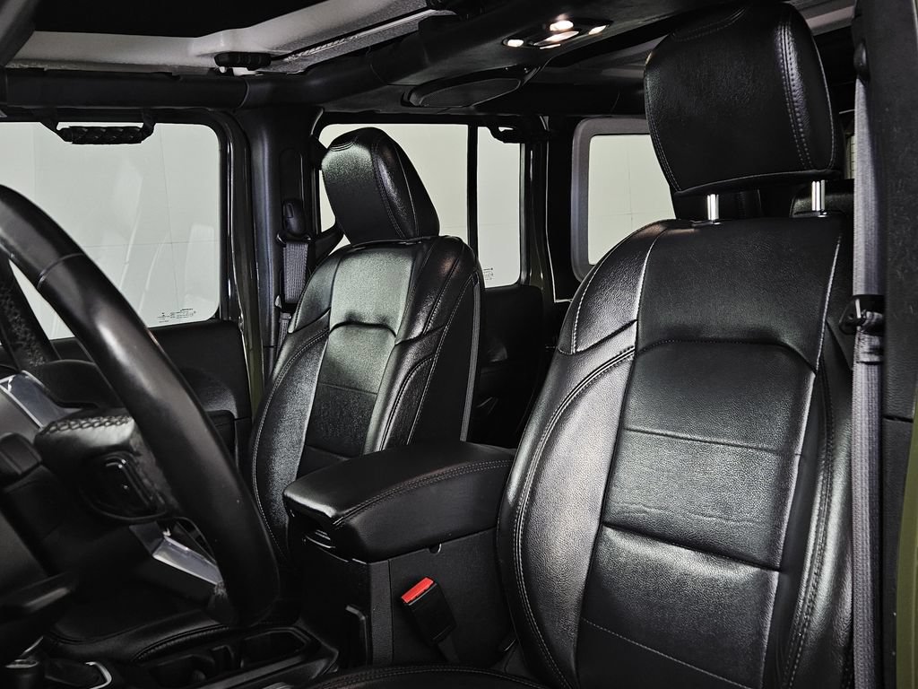 Used 2022 Jeep Wrangler Unlimited Sahara AWD/4WD image 22