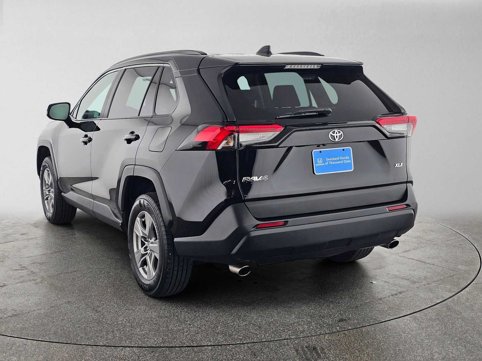 Used 2024 Toyota RAV4 XLE FWD image 5