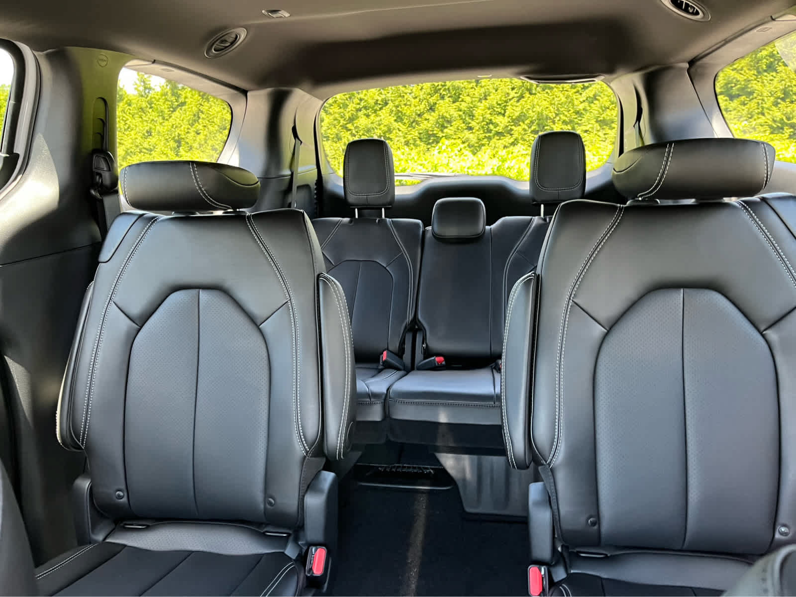 New 2026 Chrysler Pacifica Select FWD image 21