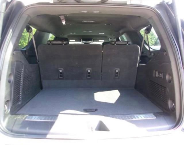Used 2025 GMC Yukon XL Denali AWD/4WD image 9